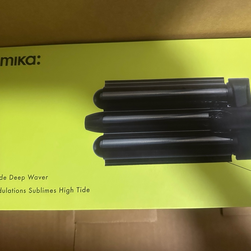 Amika Triple Barrel Hair Waver
